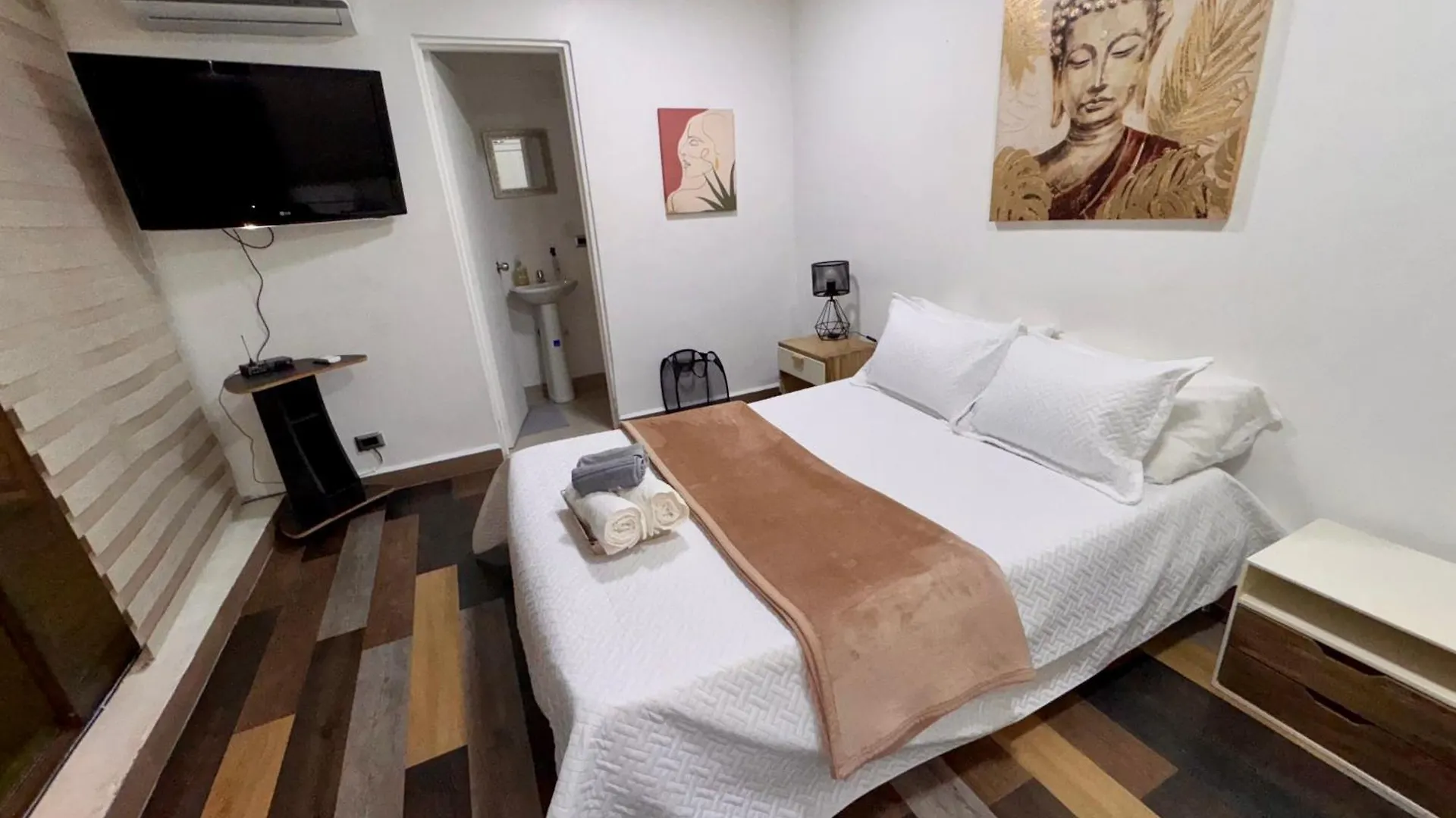 Easyhouse Bed & Breakfast Medellin